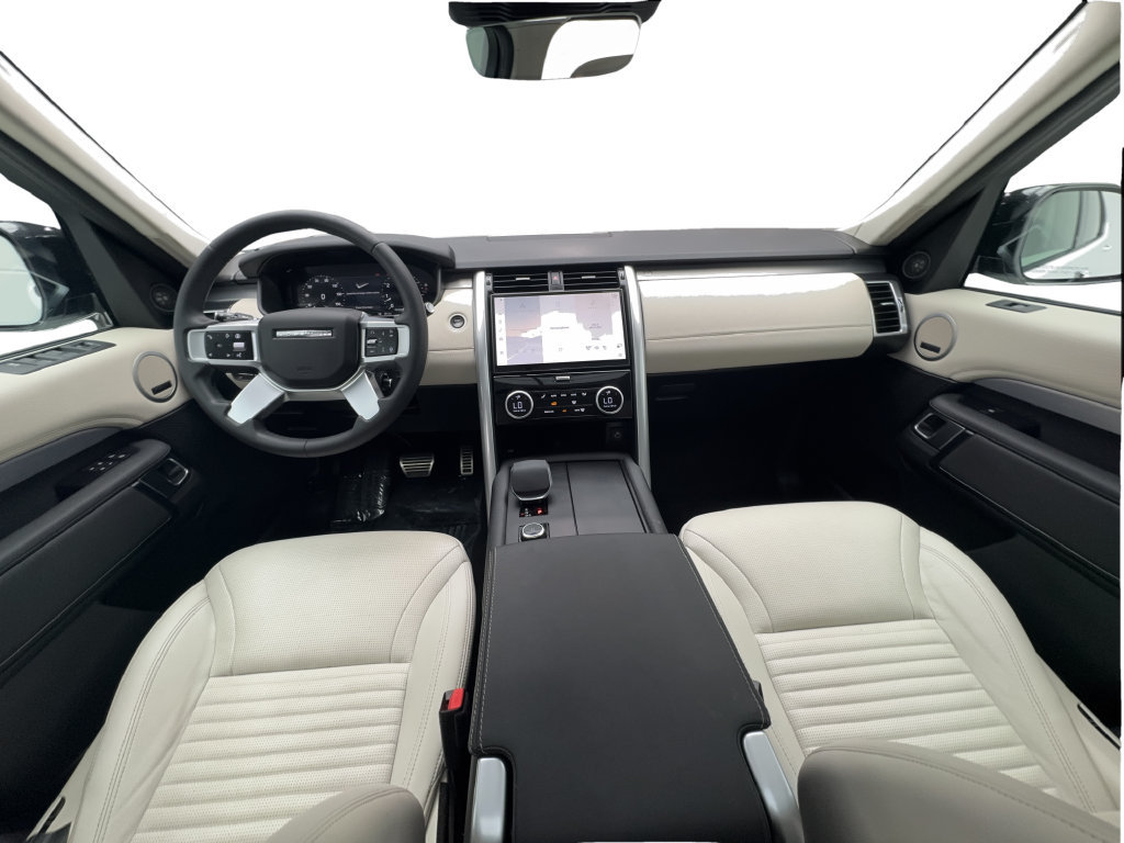 Used 2025 Land Rover Discovery Dynamic SE AWD/4WD image 43