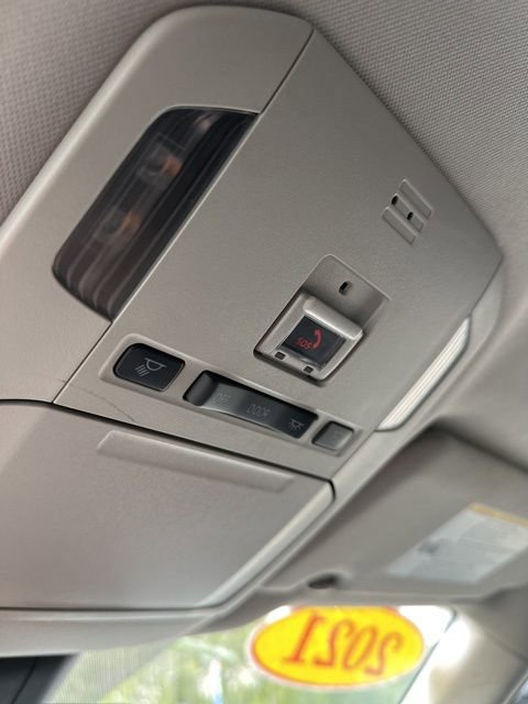 Used 2021 Toyota Highlander LE image 28