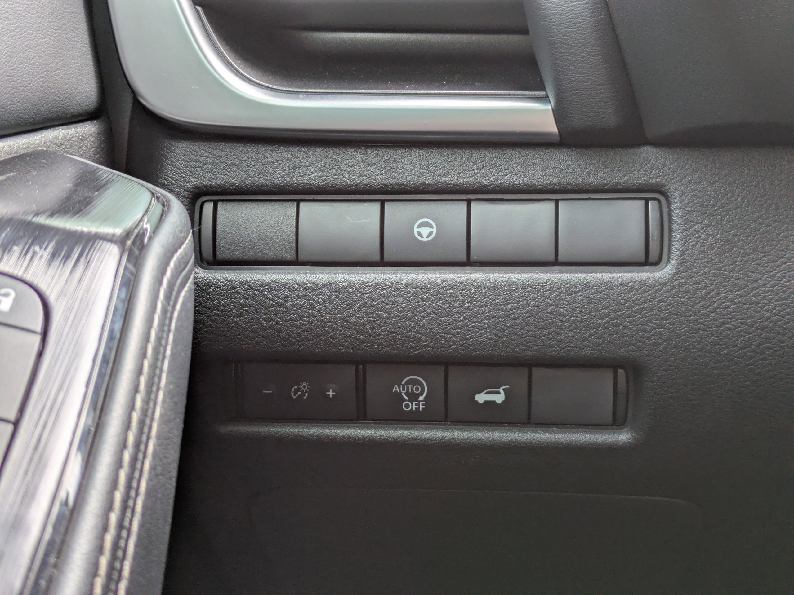 Certified 2024 Nissan Rogue SV image 25