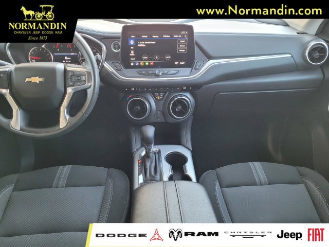 Used 2025 Chevrolet Blazer LT FWD image 6