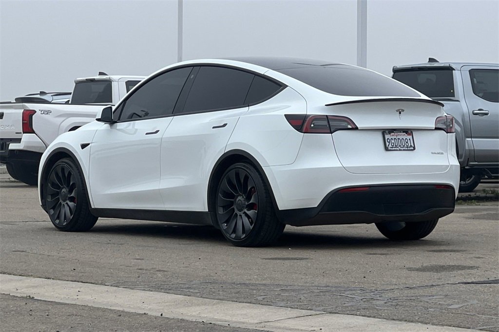 Used 2023 Tesla Model Y Performance image 7