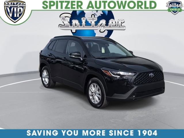 Used 2024 Toyota Corolla Cross LE image 2
