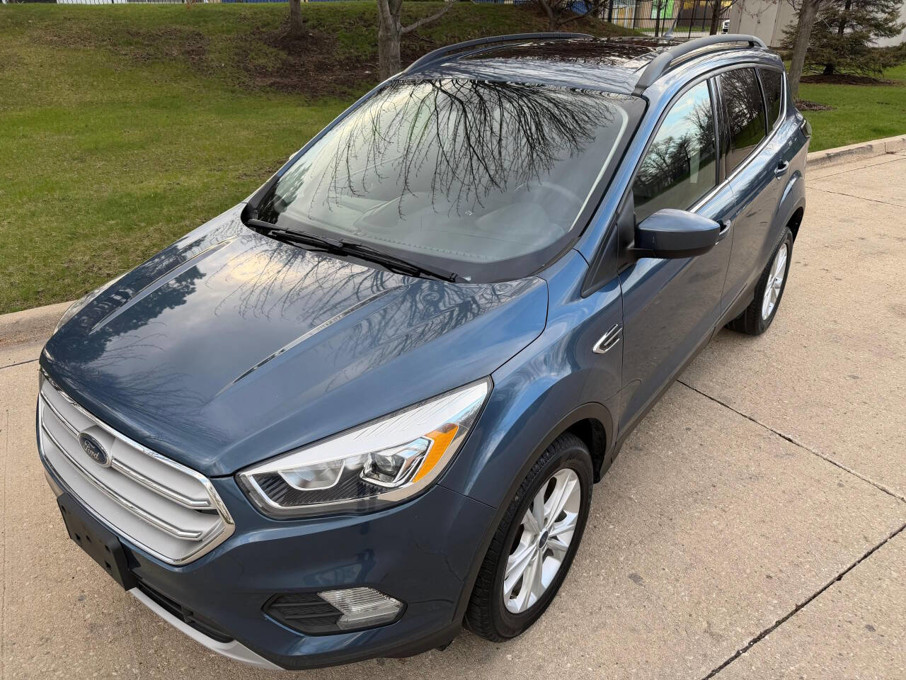 Used 2018 Ford Escape SEL image 3