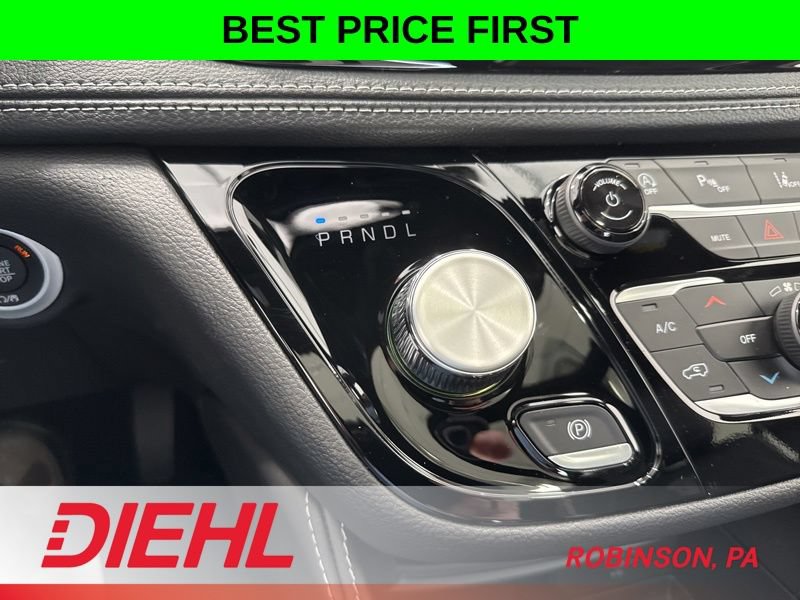 New 2027 Chrysler Pacifica Limited w/ Family Tech Group AWD/4WD image 33
