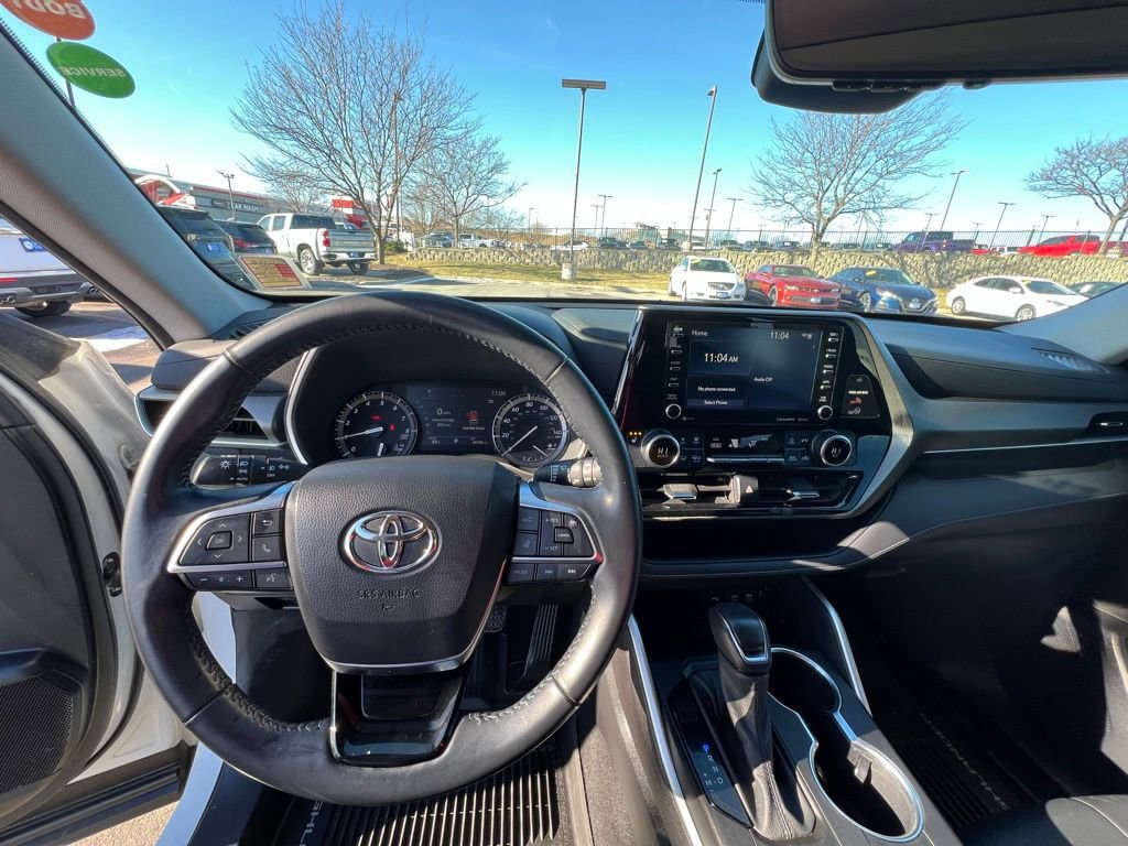 Used 2021 Toyota Highlander XLE image 39