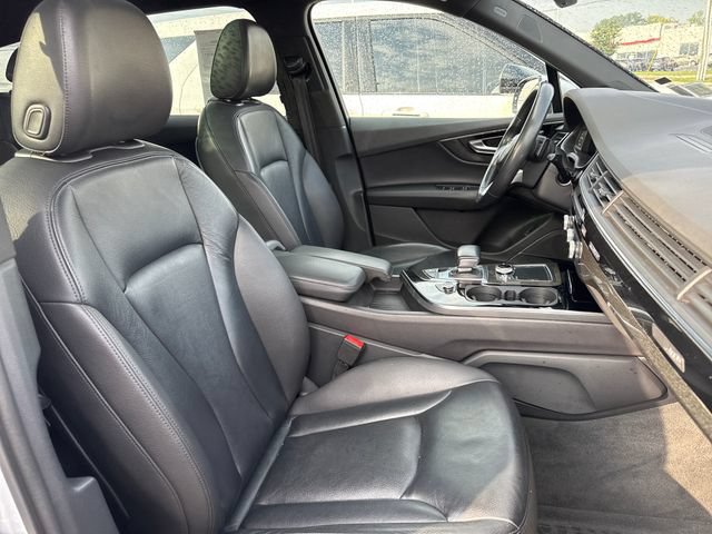 Used 2019 Audi Q7 3.0T Premium Plus w/ Premium Plus Package AWD/4WD image 11