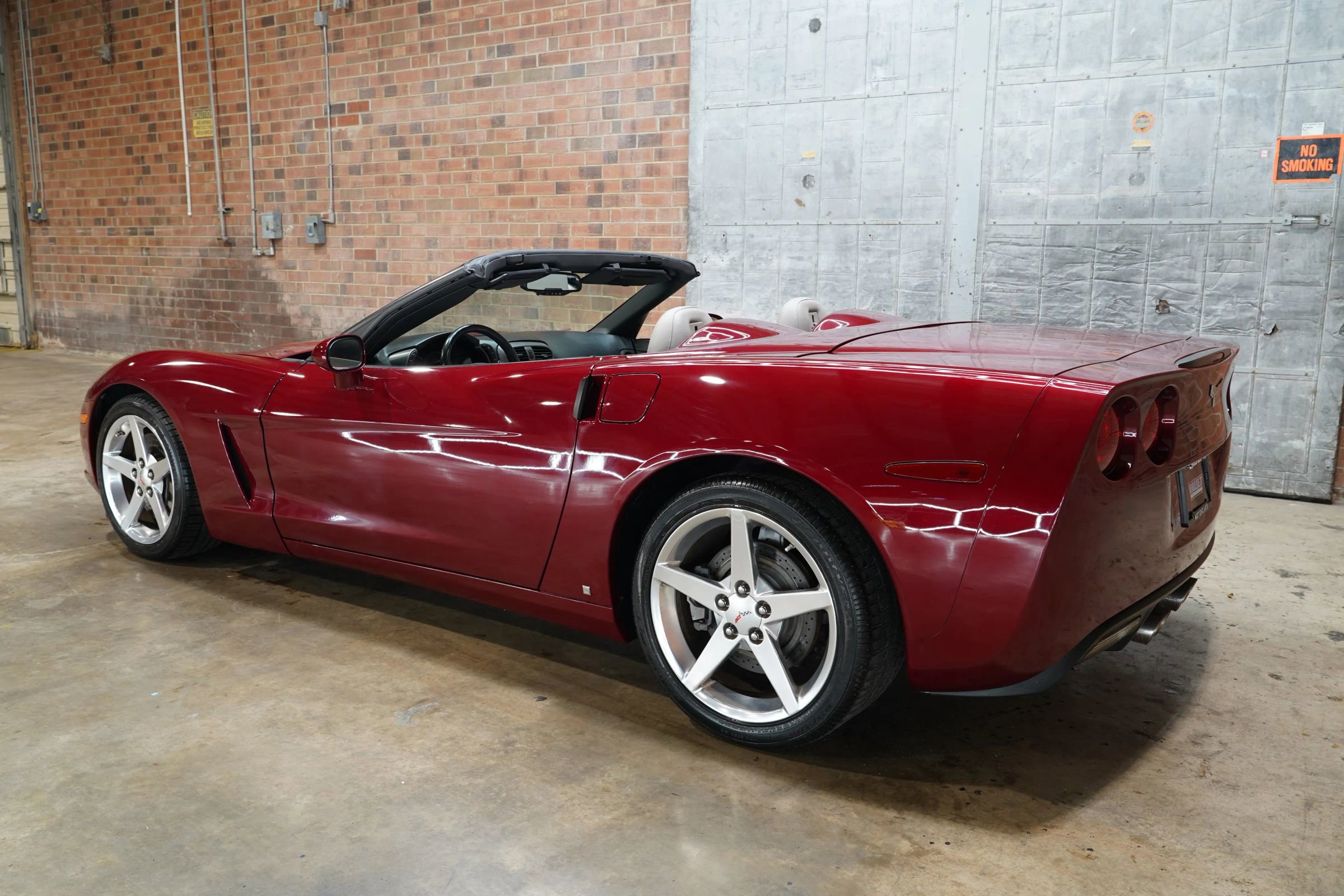 Used 2006 Chevrolet Corvette Coupe w/ Preferred Equipment Group RWD image 34
