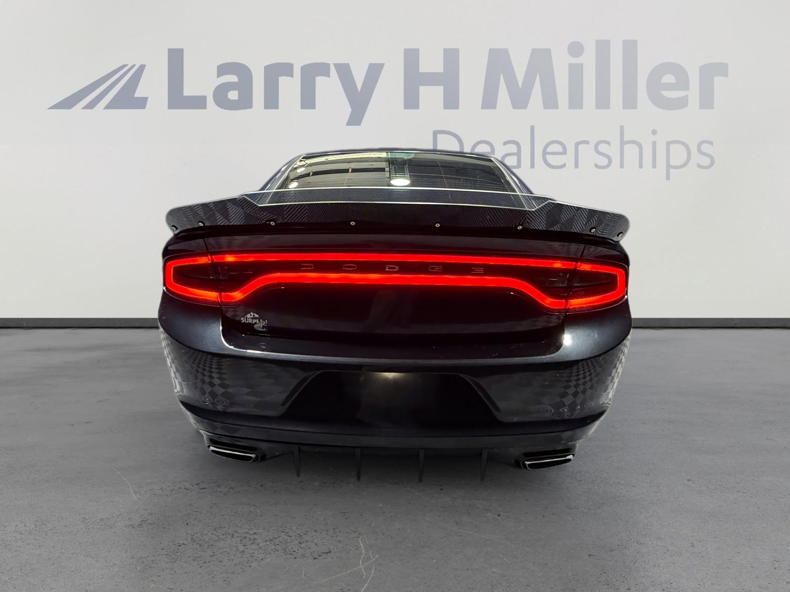 Used 2016 Dodge Charger SE image 4