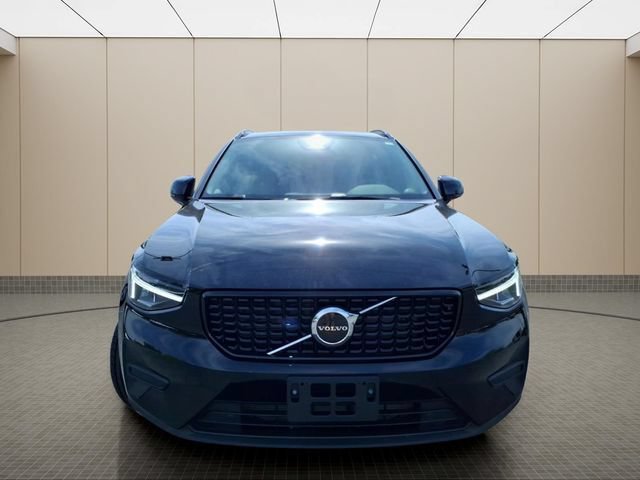 New 2026 Volvo XC40 B5 Core w/ Protection Package Premier AWD/4WD image 4