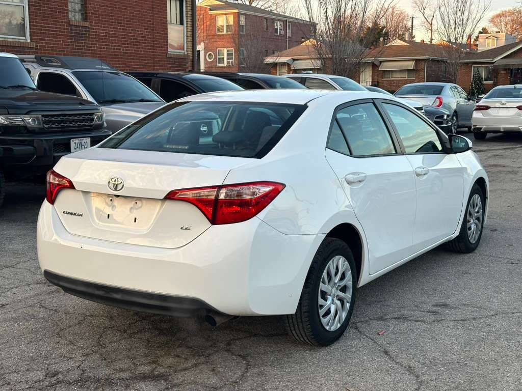 Used 2018 Toyota Corolla LE image 4
