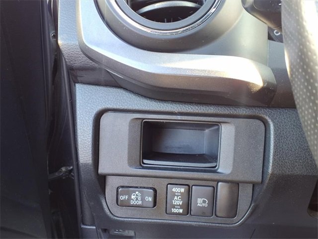 Used 2019 Toyota Tacoma TRD Sport image 14