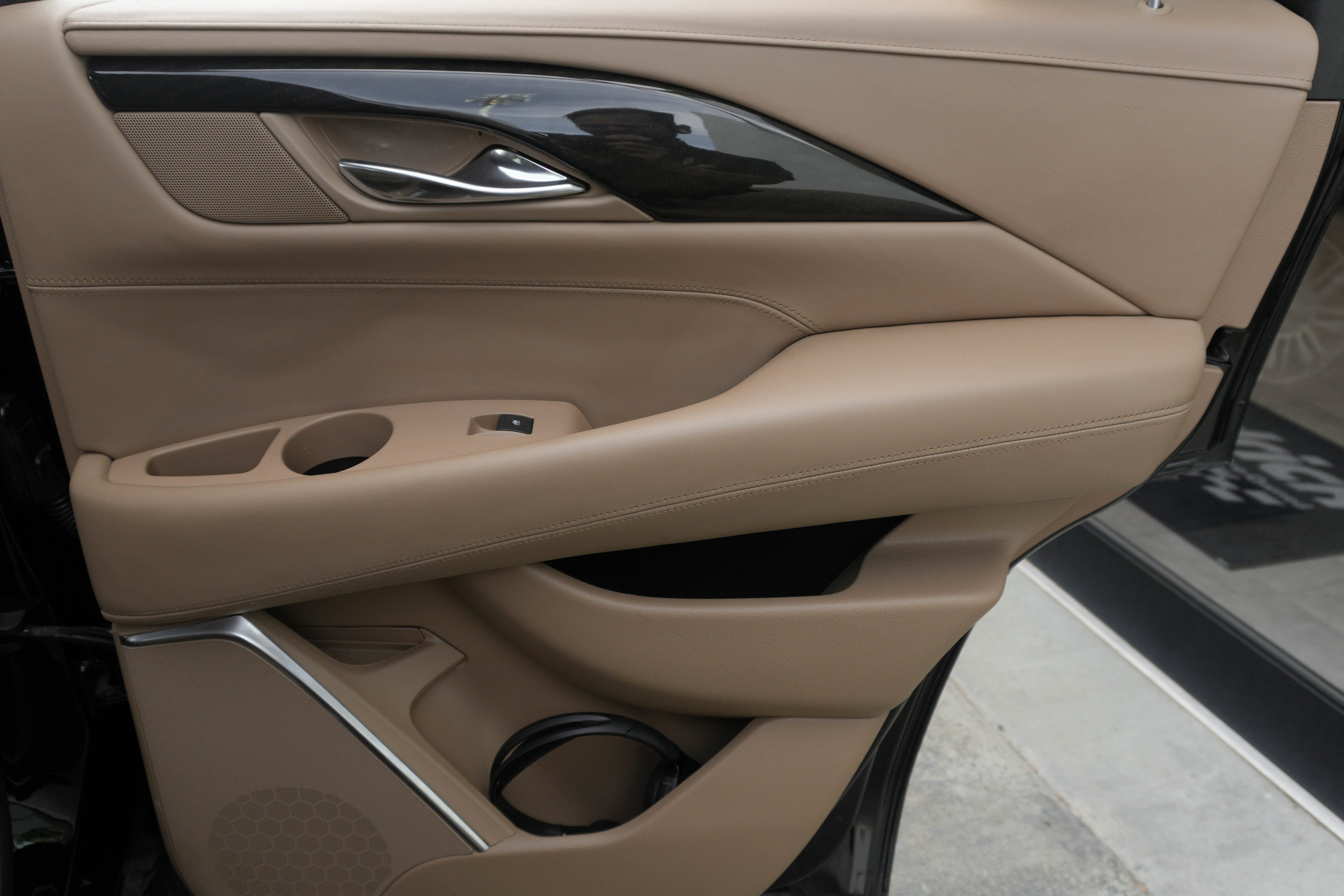 Used 2020 Cadillac Escalade Platinum AWD/4WD image 28