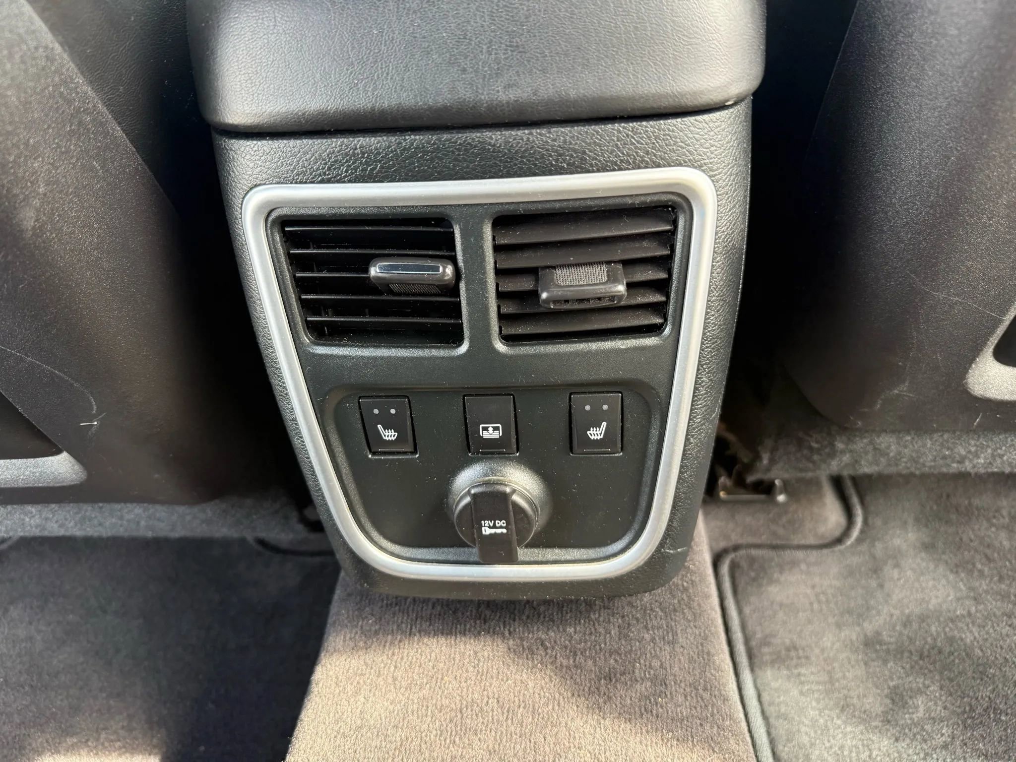 Used 2014 Chrysler 300 C image 26