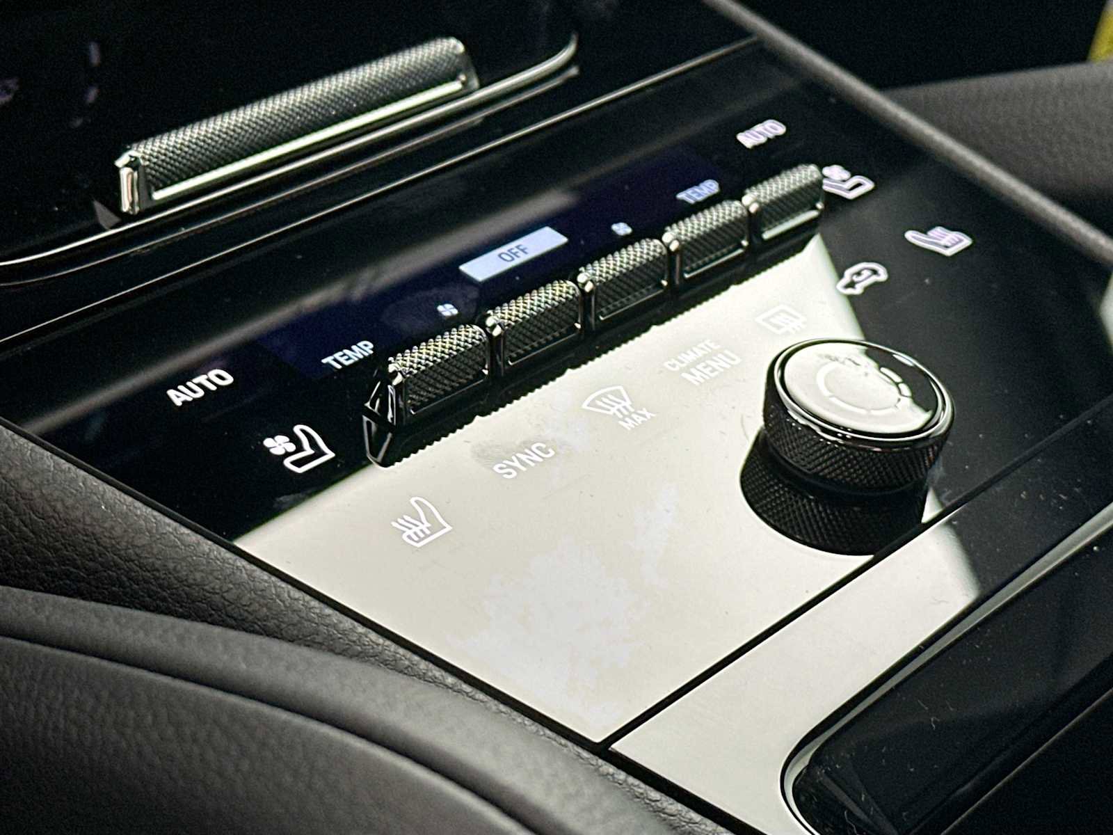 New 2025 Porsche Cayenne Coupe image 20