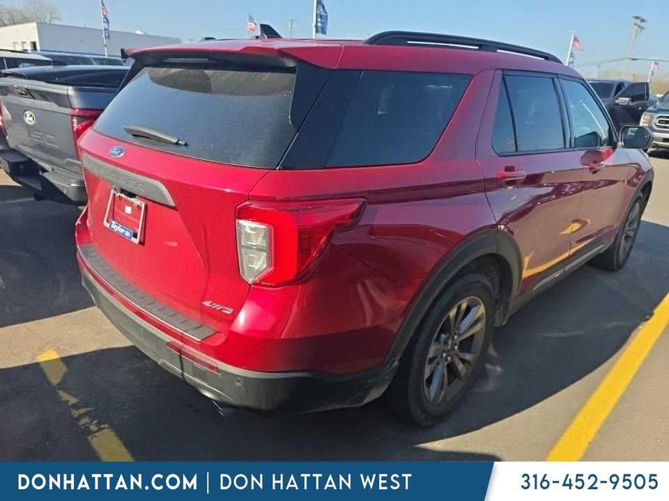 Used 2022 Ford Explorer XLT w/ Equipment Group 202A AWD/4WD image 4