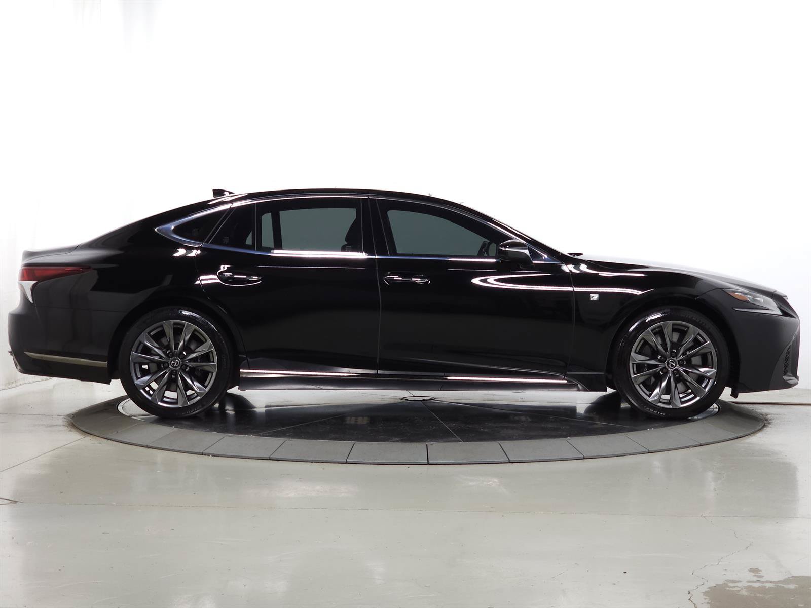 Used 2018 Lexus LS 500 F Sport w/ Accessory Package (Z2) AWD/4WD image 12