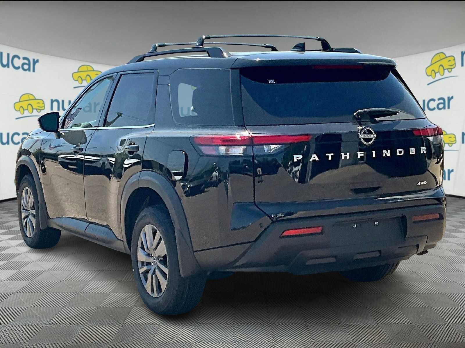 New 2025 Nissan Pathfinder SV image 4