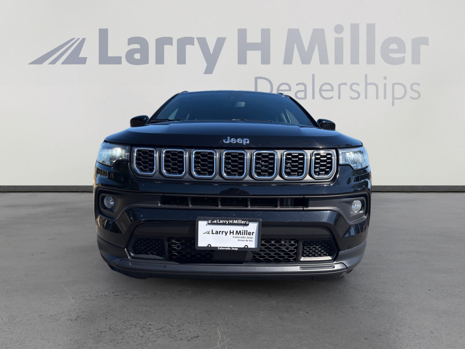 Used 2024 Jeep Compass Latitude AWD/4WD image 8