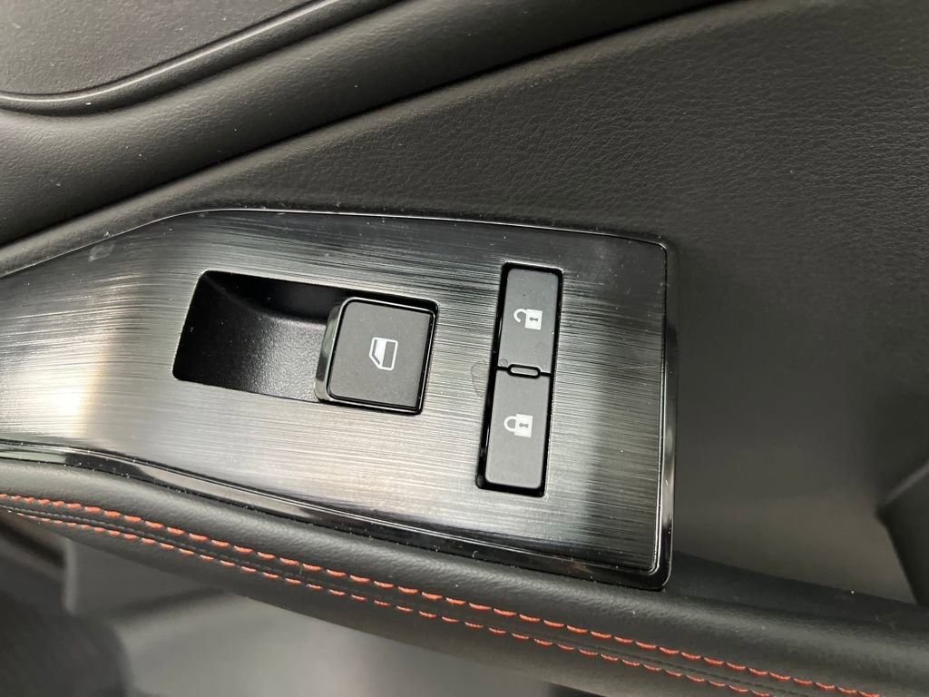 Used 2025 Nissan Rogue SV image 25