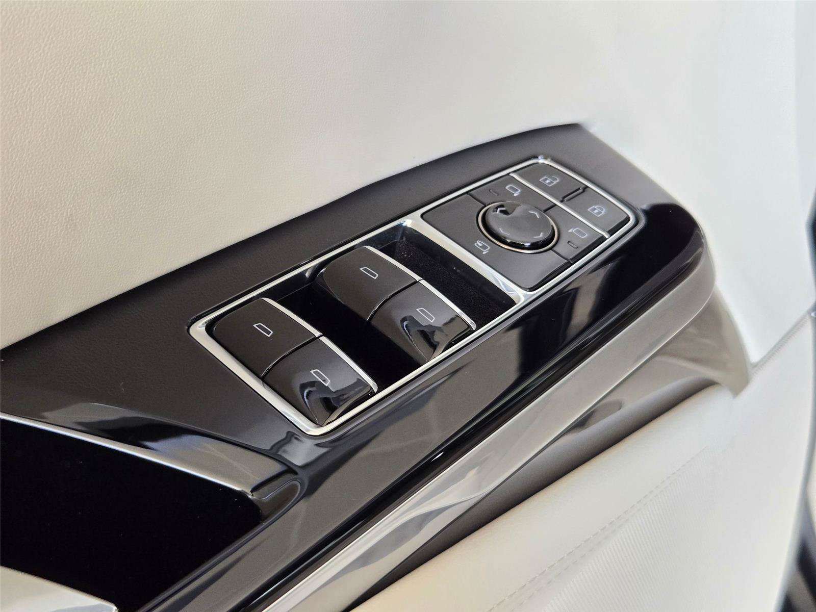New 2026 Cadillac Escalade ESV Platinum Sport w/ LPO, Floor Liner Package AWD/4WD image 27