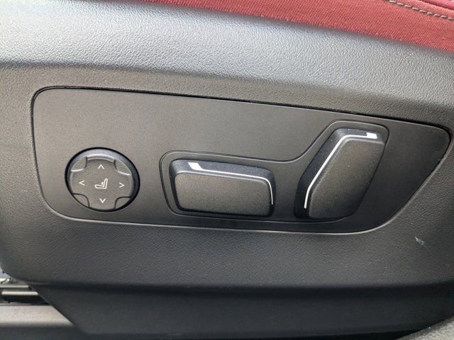 Used 2025 BMW 540i xDrive image 19