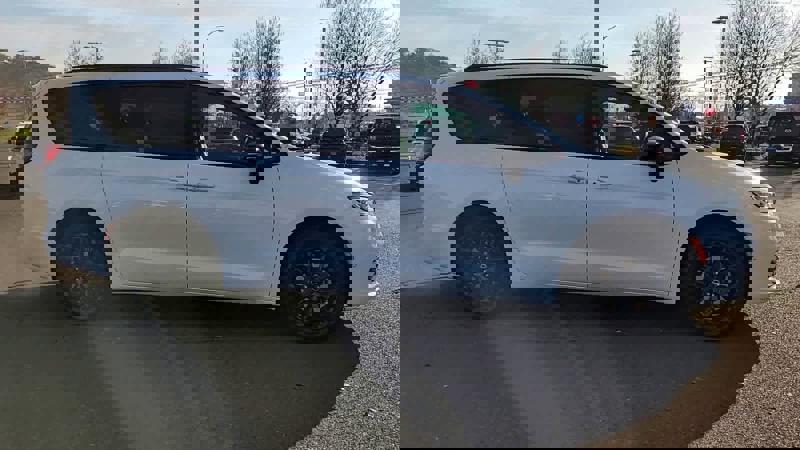 New 2026 Chrysler Pacifica Select image 9