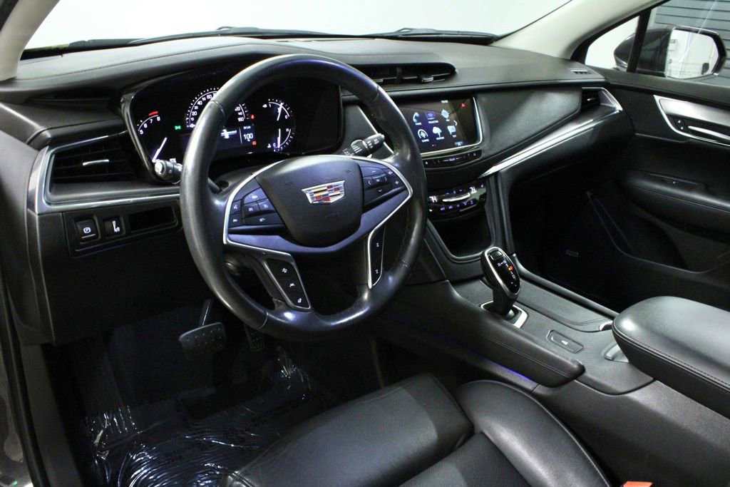 Used 2017 Cadillac XT5 Luxury w/ Driver Awareness Package image 5