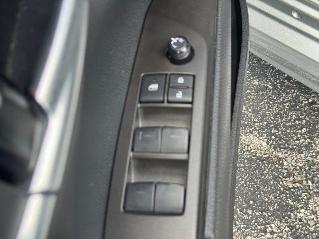 Used 2023 Toyota Camry SE FWD image 21