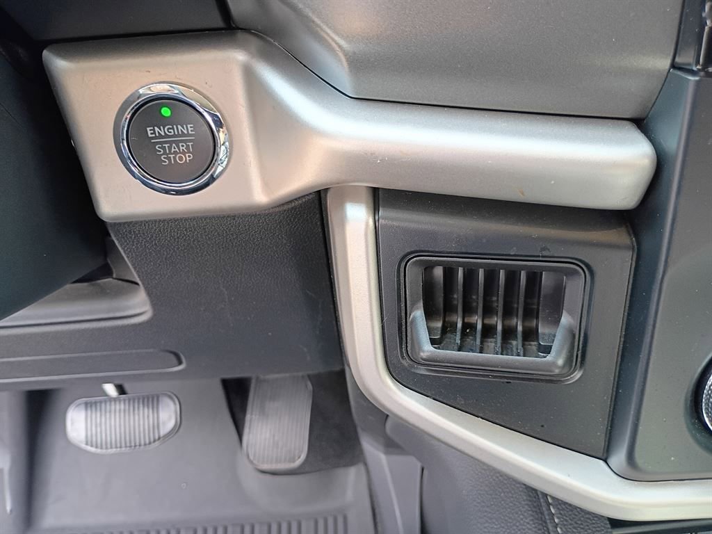 Used 2024 Ford Expedition XLT image 15