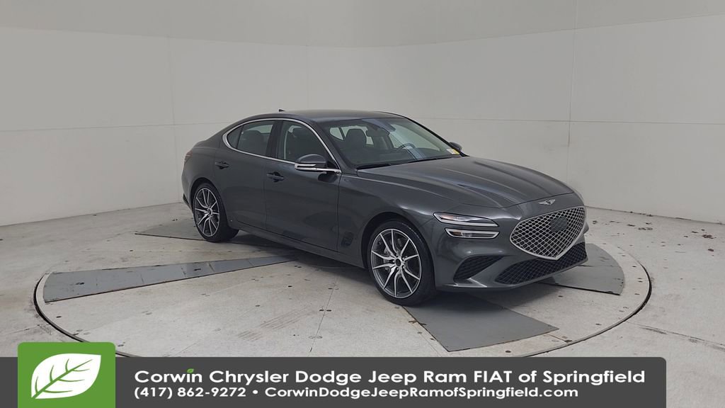 Used 2025 Genesis G70 2.5T image 3