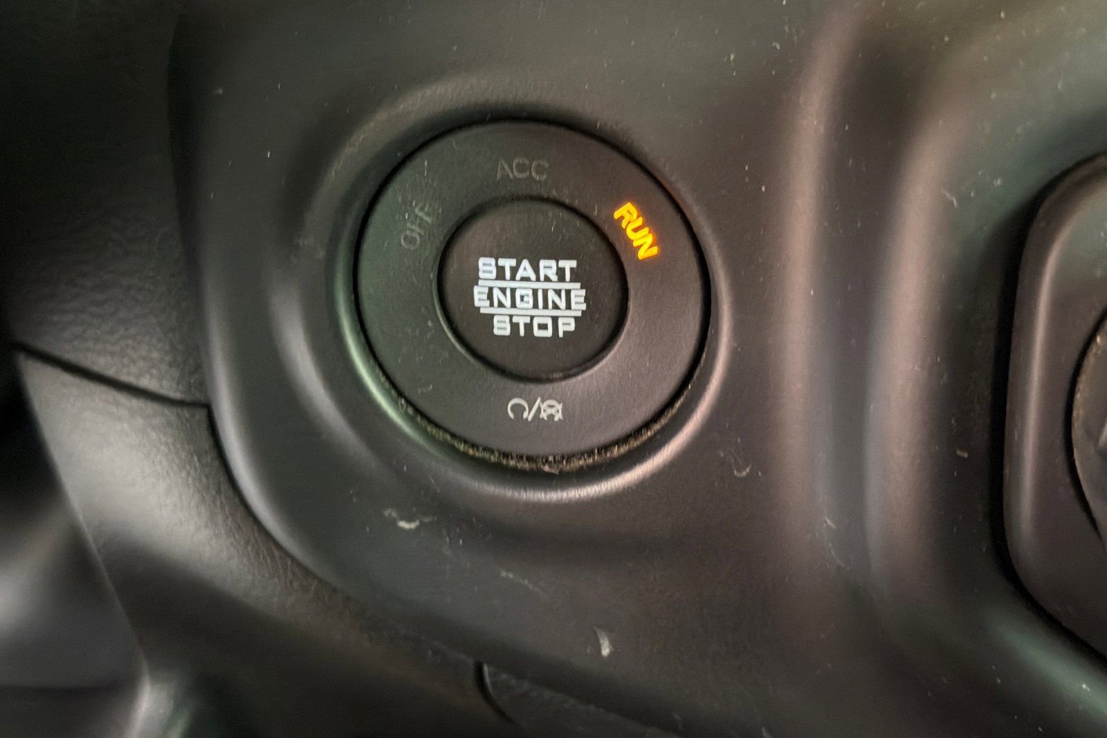 Used 2022 Jeep Gladiator Sport AWD/4WD image 30