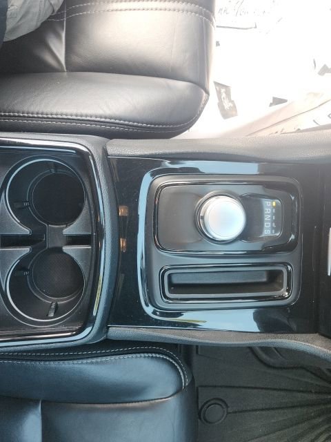 Used 2018 Chrysler 300 S image 28