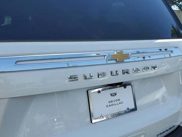 Used 2022 Chevrolet Suburban Premier w/ Premium Package AWD/4WD image 29