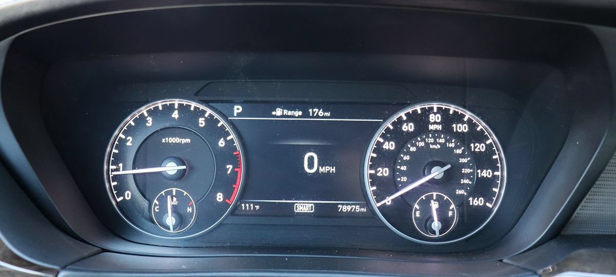 Used 2017 Genesis G90 3.3T Premium RWD image 45
