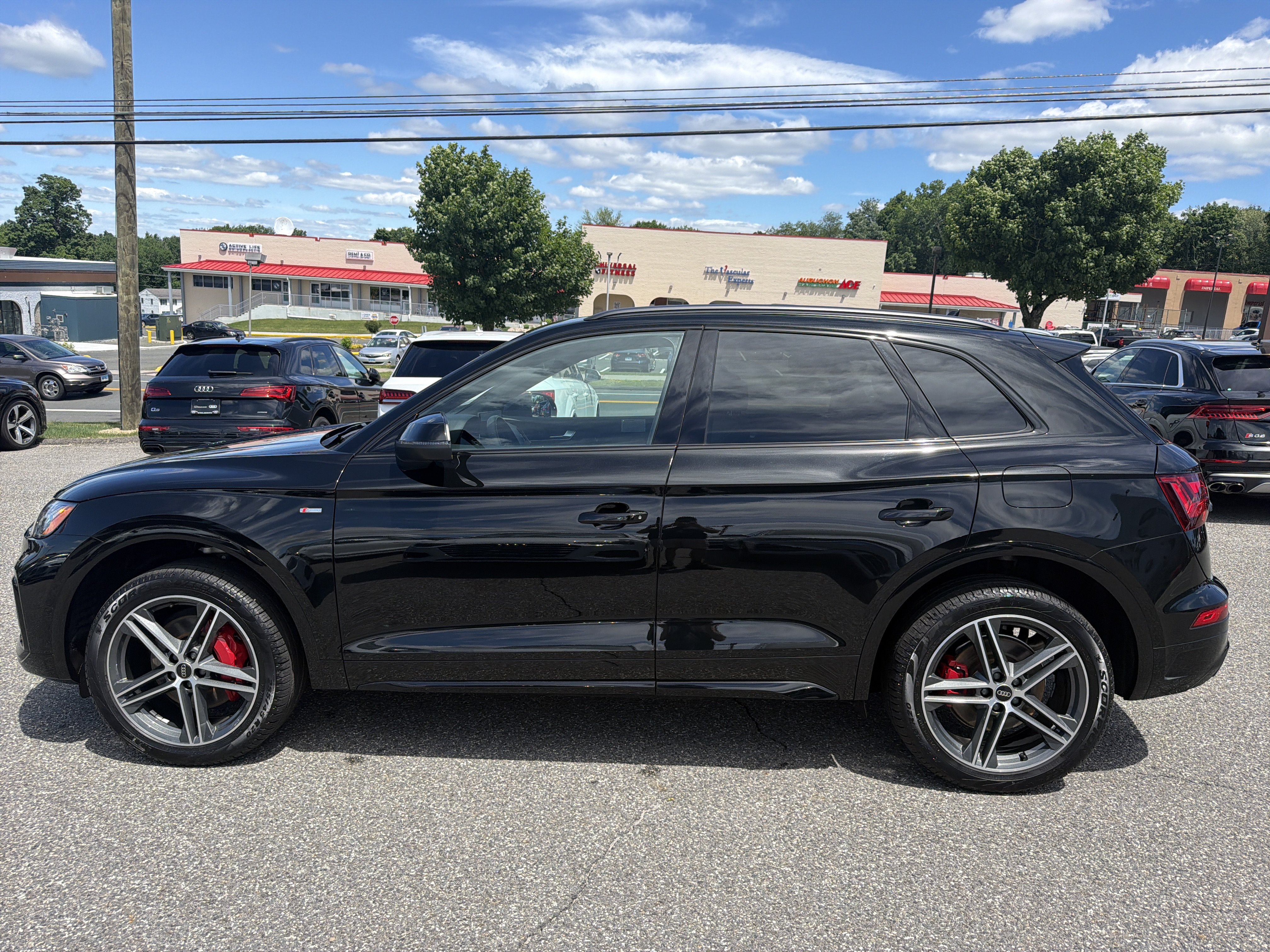 Certified 2024 Audi Q5 e Premium Plus AWD/4WD image 4