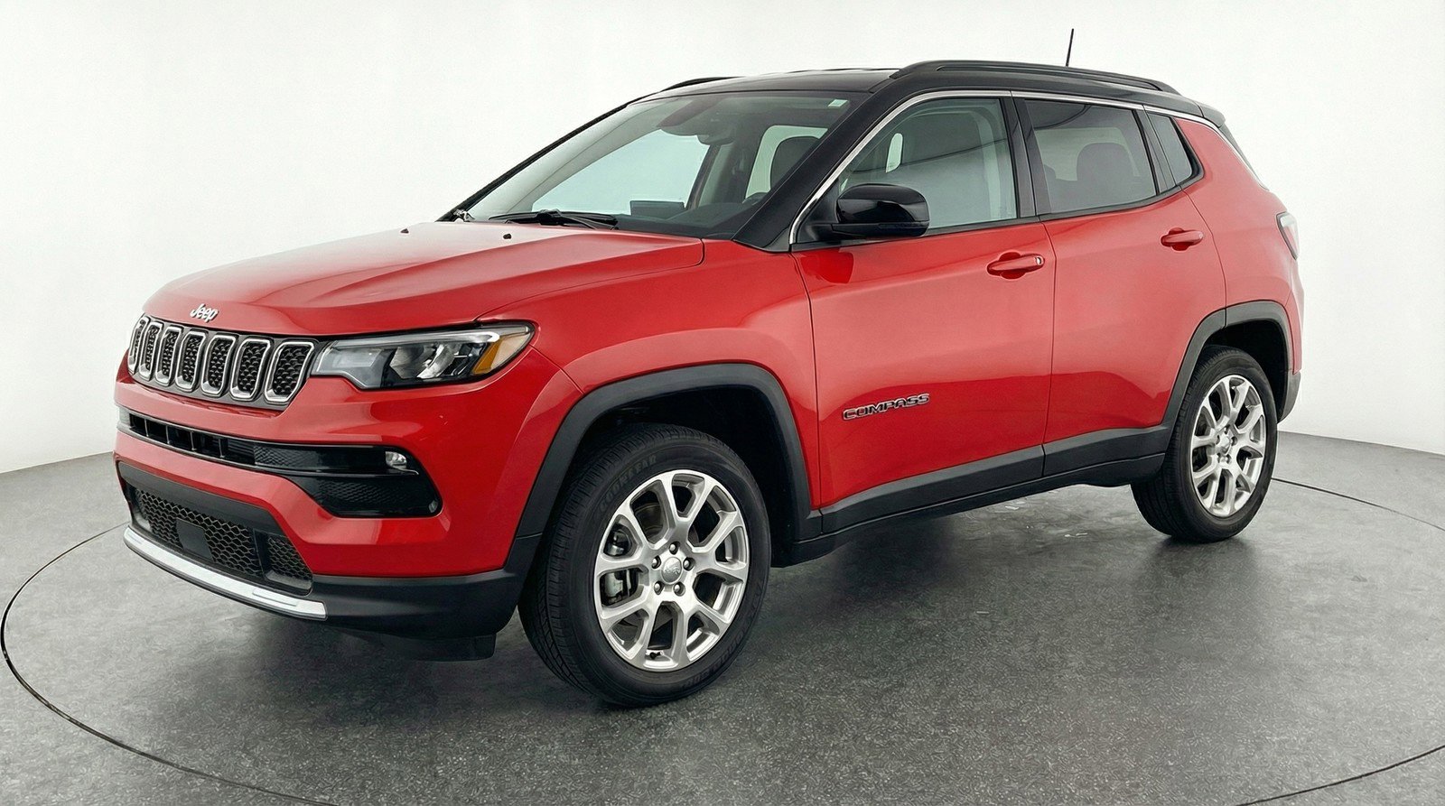 Used 2025 Jeep Compass Limited image 3
