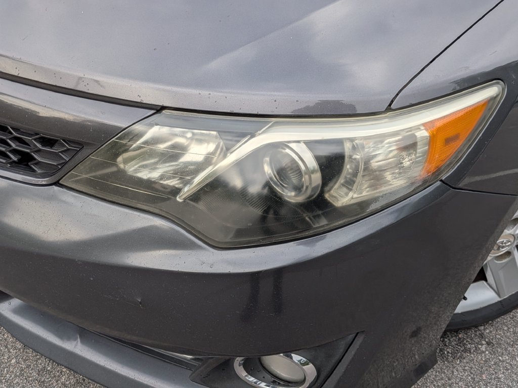 Used 2012 Toyota Camry SE FWD image 5