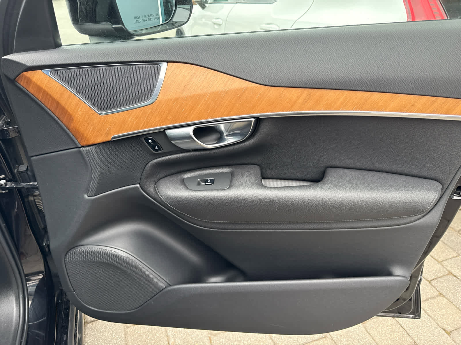 Used 2021 Volvo XC90 T6 Momentum image 34