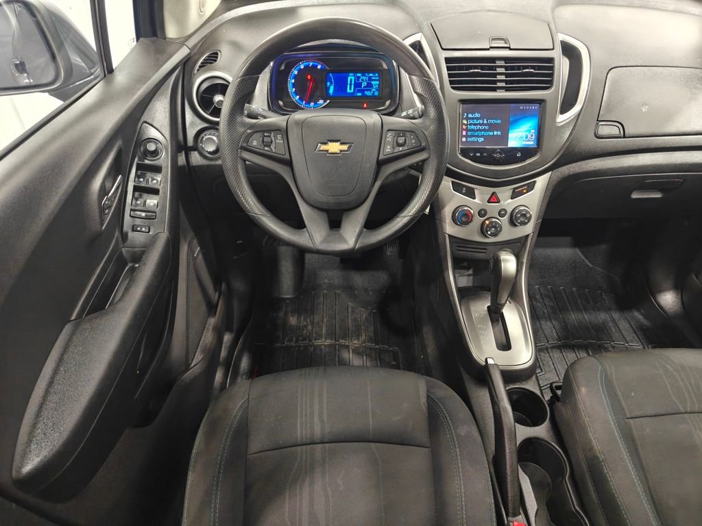 Used 2016 Chevrolet Trax LT w/ LT Sun and Sound Package image 4