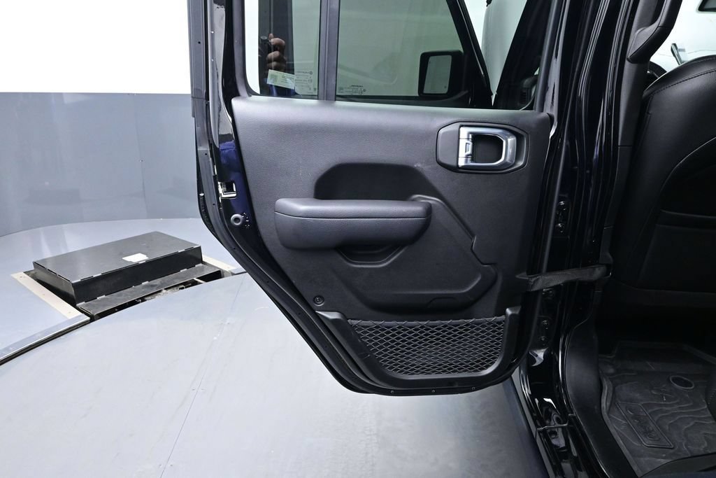 Used 2025 Jeep Wrangler Unlimited Sport AWD/4WD image 14