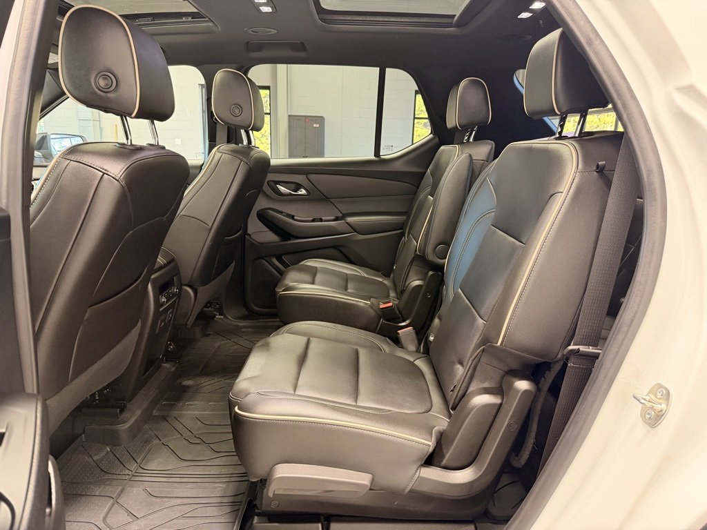 Used 2024 Chevrolet Traverse Premier image 17