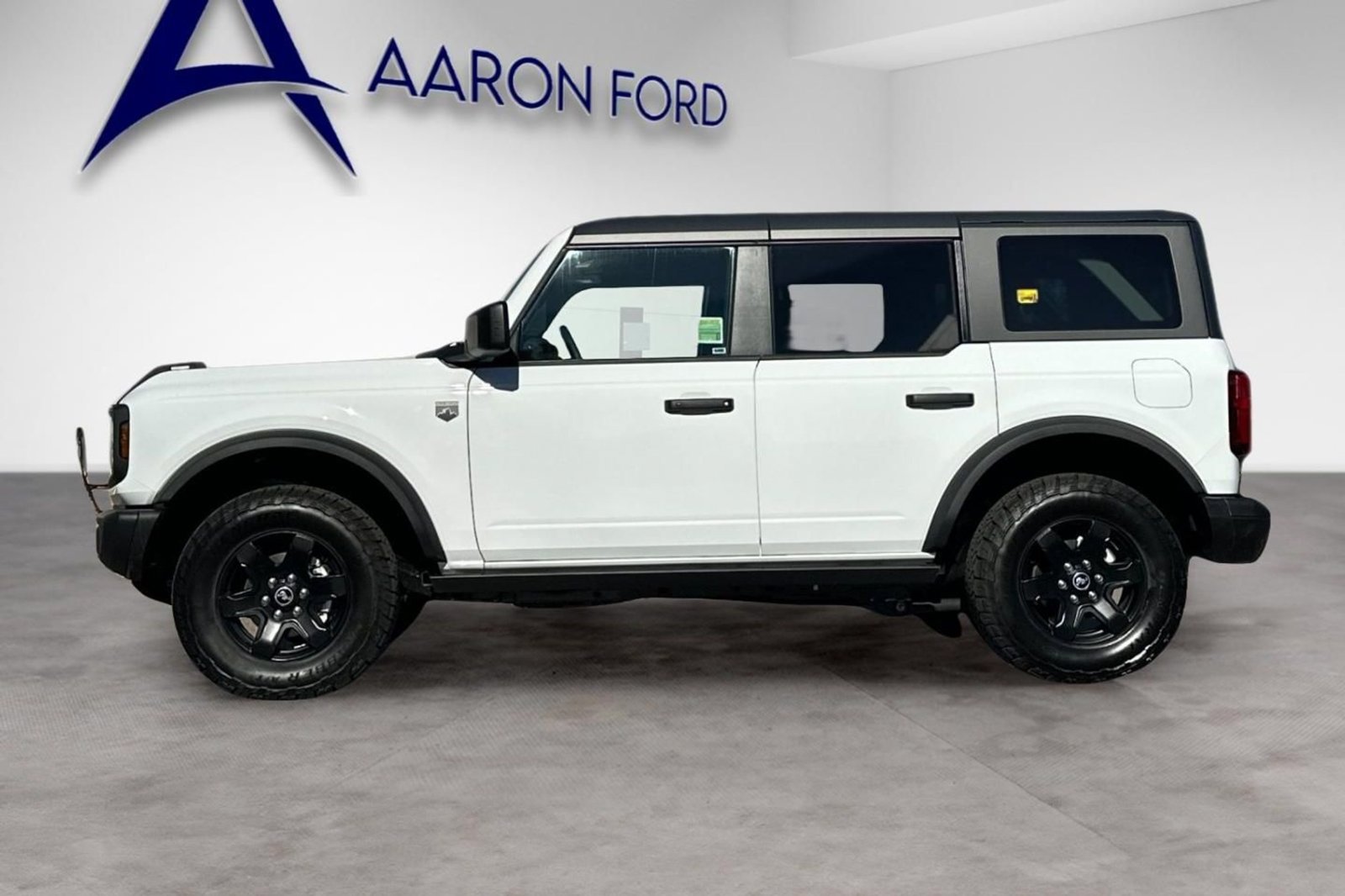 New 2025 Ford Bronco Big Bend w/ Black Diamond Package AWD/4WD image 2