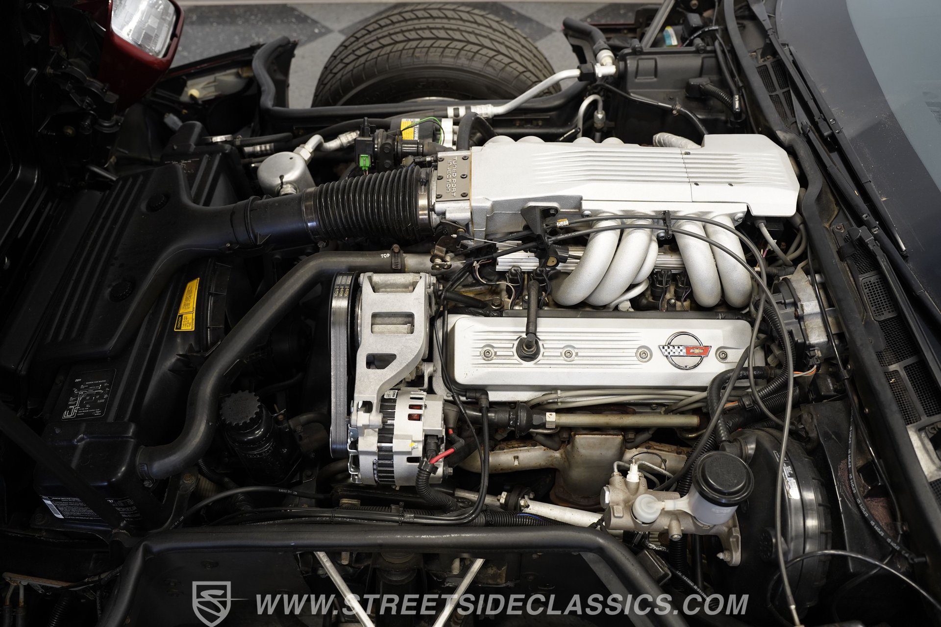 Used 1987 Chevrolet Corvette Convertible RWD image 4