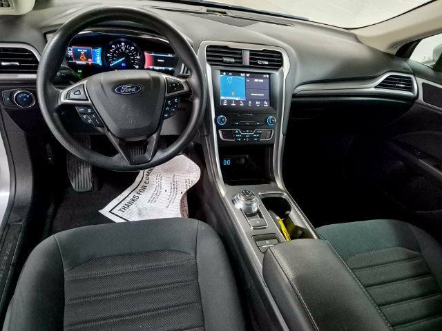 Used 2019 Ford Fusion SE FWD image 11
