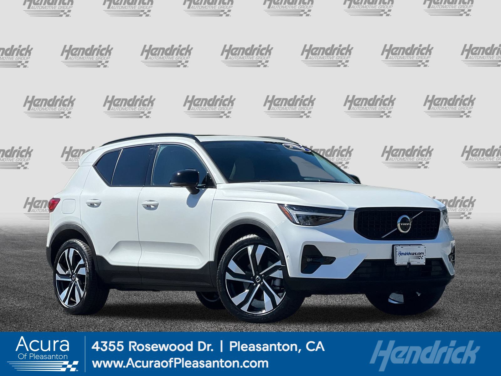 Used 2024 Volvo XC40 B5 Plus w/ Climate Package