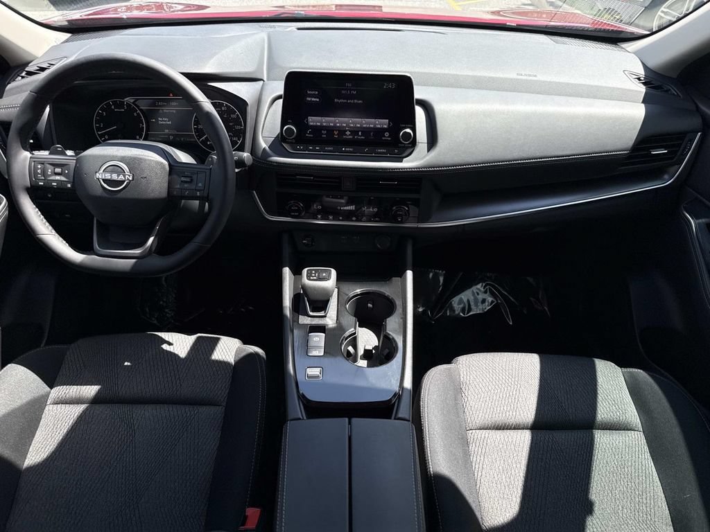 Used 2026 Nissan Rogue SV FWD image 18