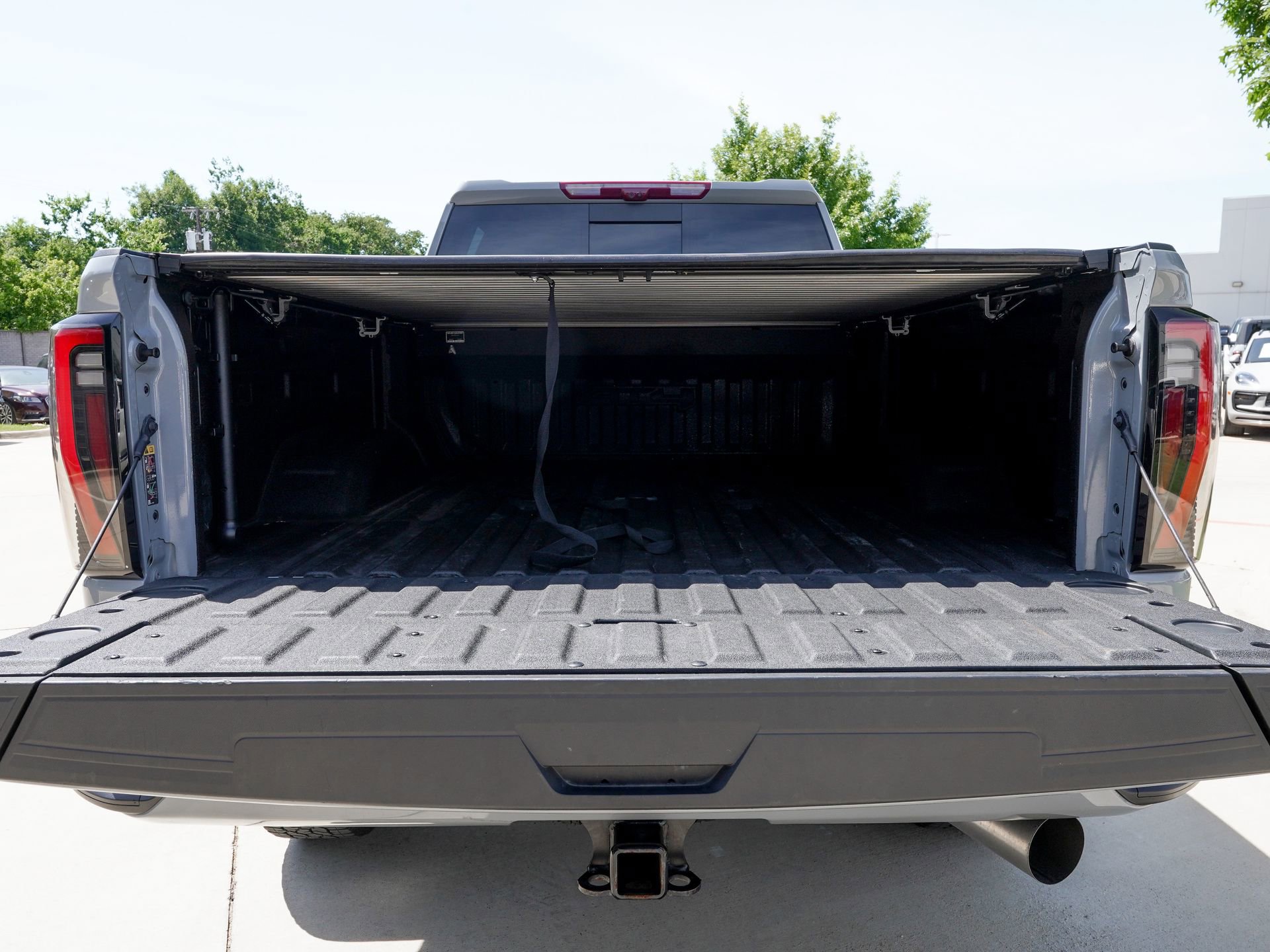 Used 2024 GMC Sierra 2500 AT4 w/ AT4 Premium Plus Package AWD/4WD image 4