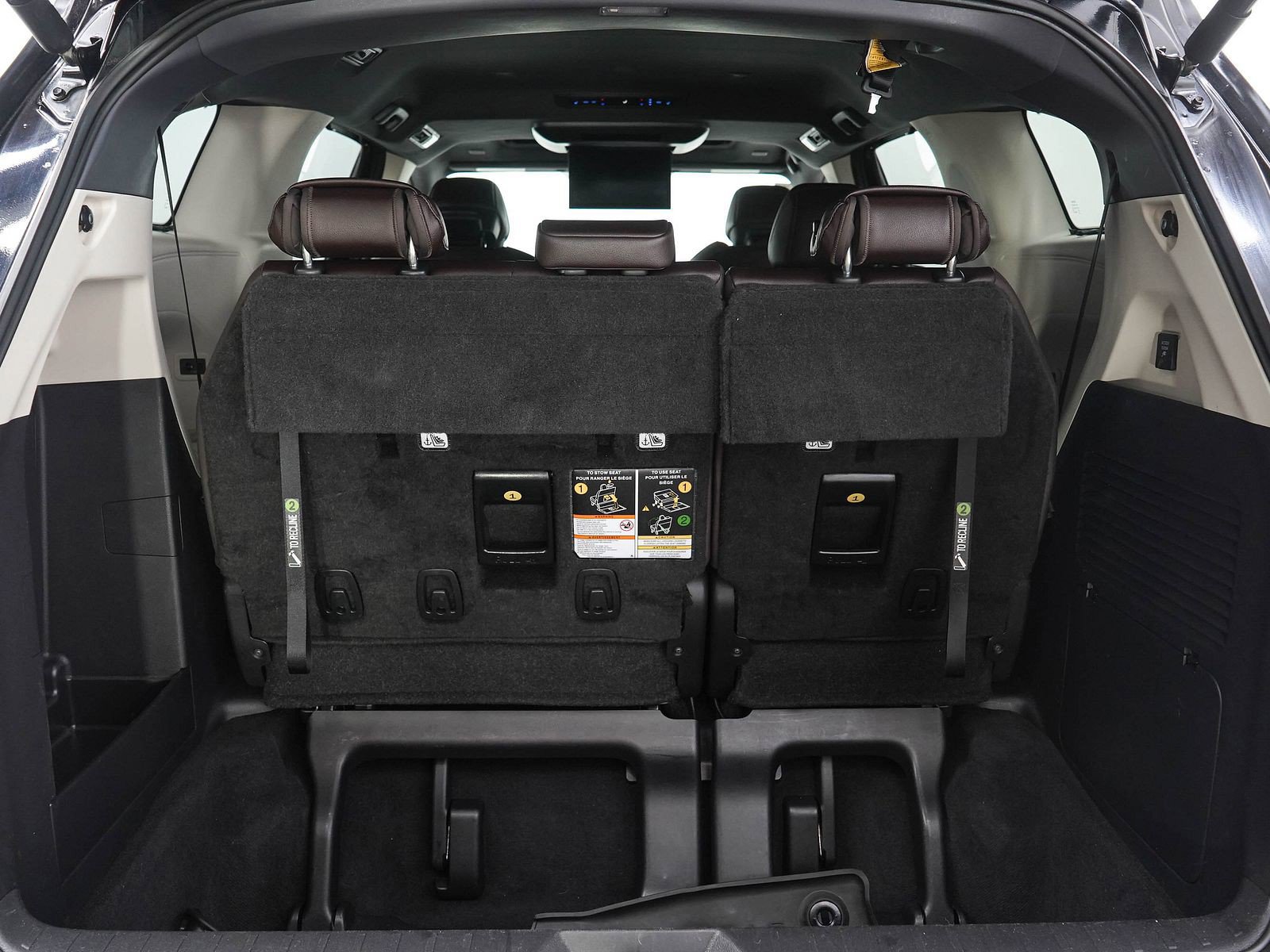 Used 2022 Toyota Sienna Platinum AWD/4WD image 9