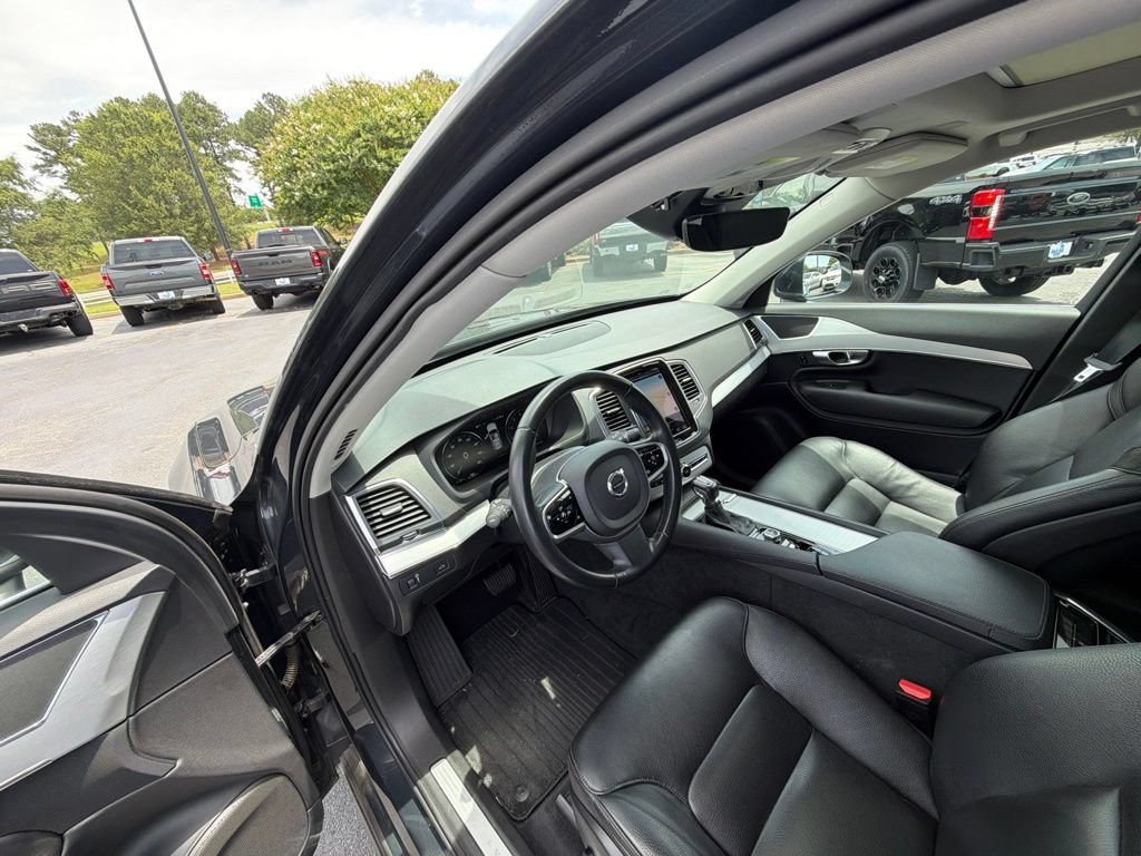 Used 2017 Volvo XC90 T6 Momentum w/ Vision Package AWD/4WD image 12