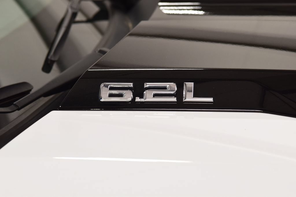 Used 2023 Chevrolet Silverado 1500 ZR2 w/ Technology Package AWD/4WD image 18